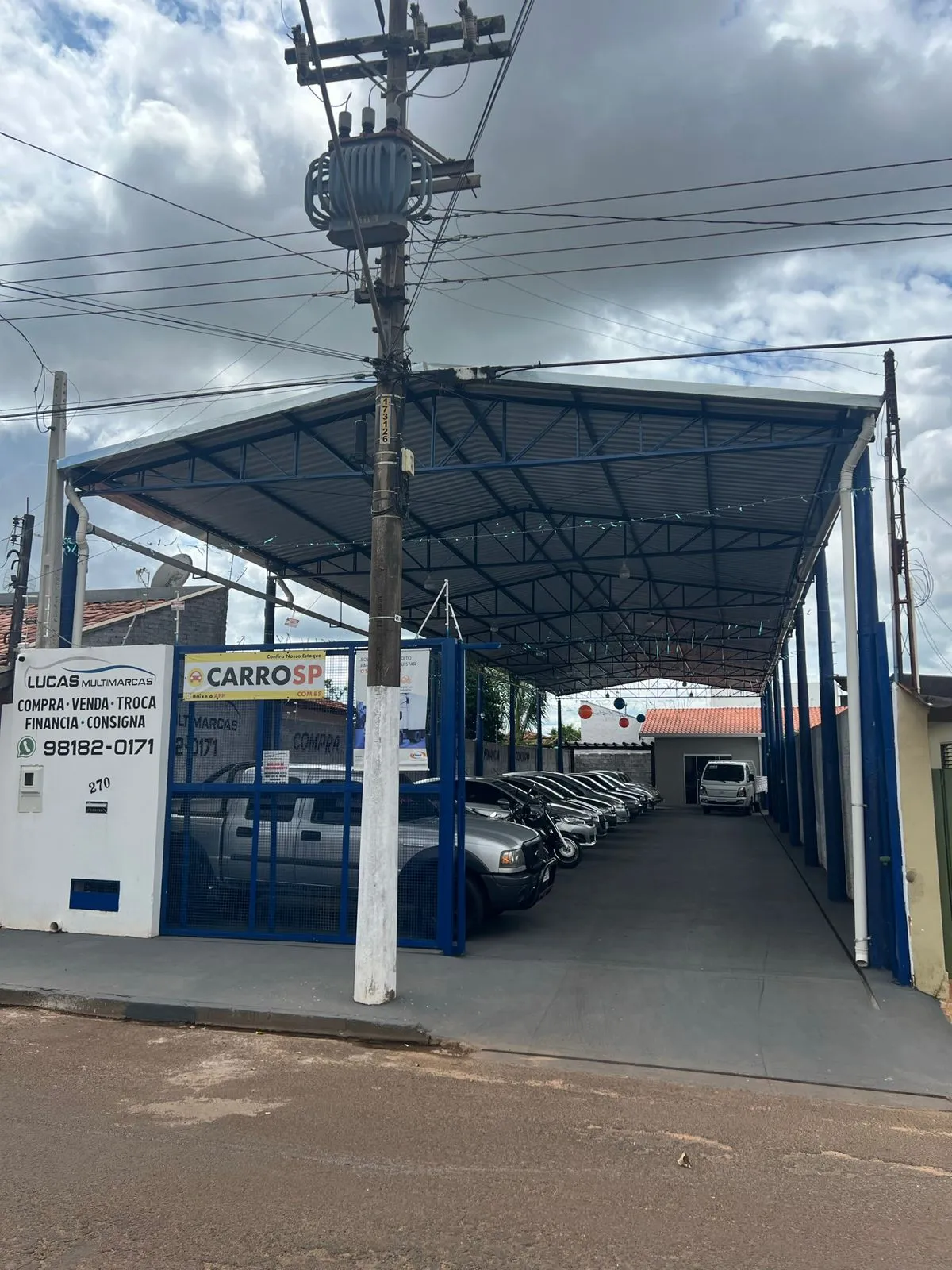 Fachada da loja Veículos à venda em Lucas Multimarcas - Bariri - SP | Mobiauto