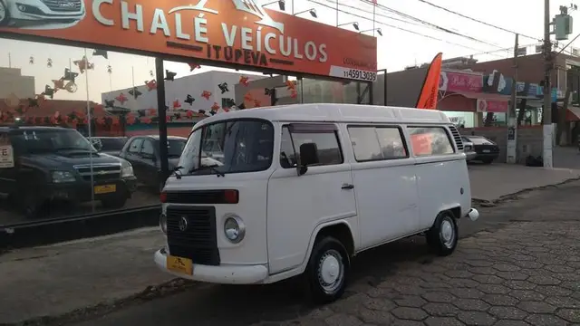 Carro Volkswagen Kombi 2011 Standard 1.4 (Flex)
