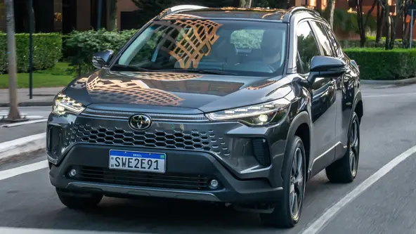 Peça tem conexão com o módulo do ACC e é facilmente desacoplada da dianteira do SUV