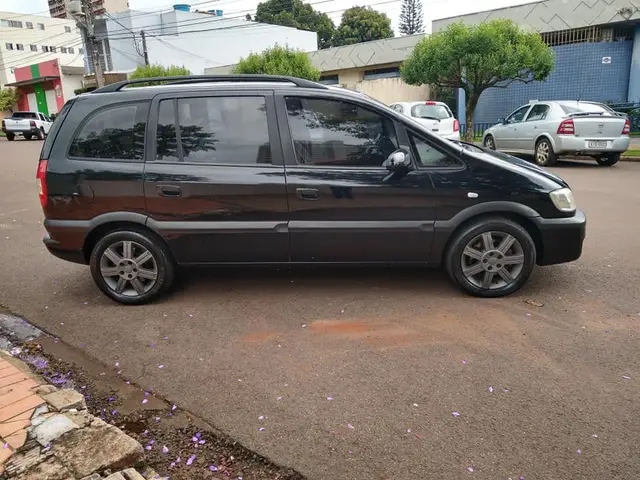 Carro Chevrolet Zafira 2003 CD 2.0 8V