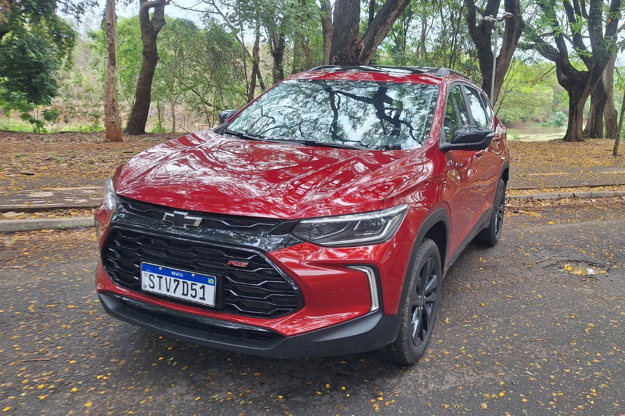 Chevrolet Tracker 2025 preços, itens de série e diferenças entre as versões Mobiauto