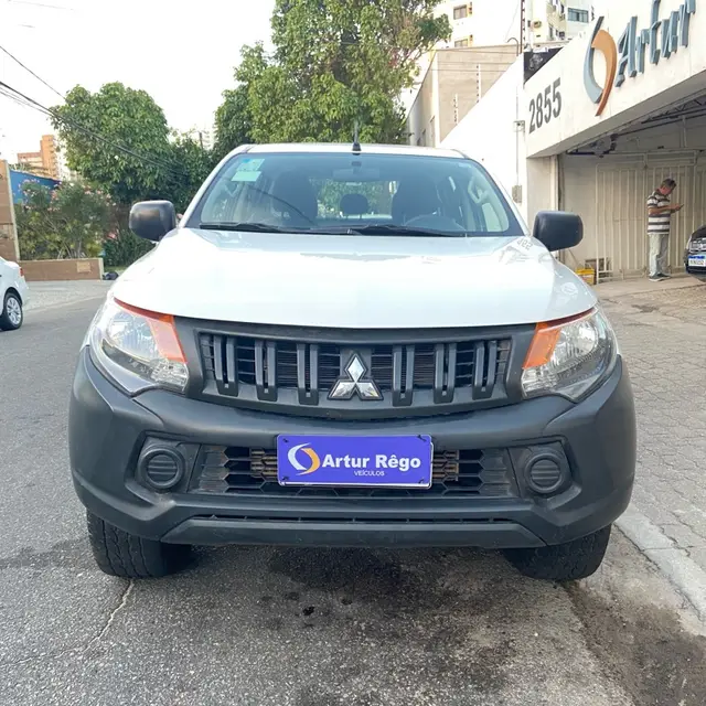 Carro Mitsubishi L200 Triton Sport 2022 GL 2.4 DID-H 4x4 (Aut)