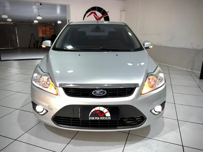 Ford Focus Sedan GLX 2.0 16V (Flex)