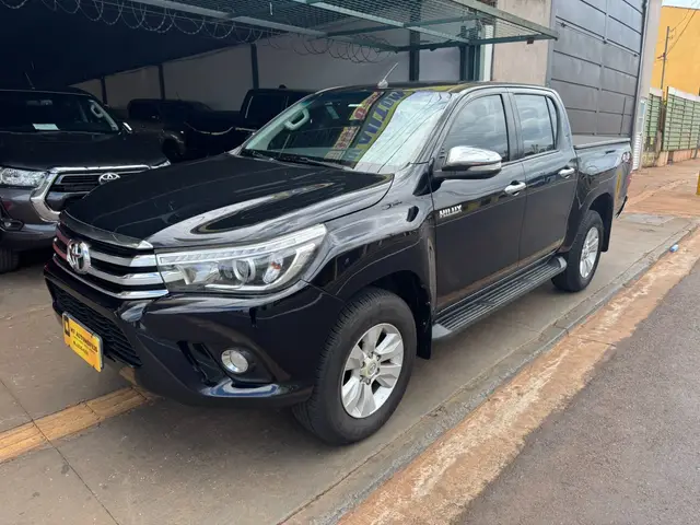 Carro Toyota Hilux Cabine Dupla 2017 Hilux 2.8 16v TDI SRV CD 4x4 (Aut)