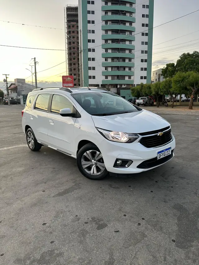 Carro Chevrolet Spin 2023 Premier 1.8 (Aut.)