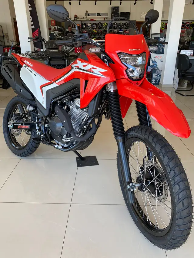 Moto Honda XR 300L 2025 Tornado