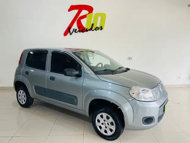 Carro Fiat Uno 2015 Vivace 1.0 8V (Flex) 4p