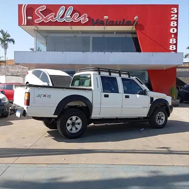 Carro Mitsubishi L200 2005 L 200 GLS 4x4 2.5 Turbo (nova série) (cab. dupla)
