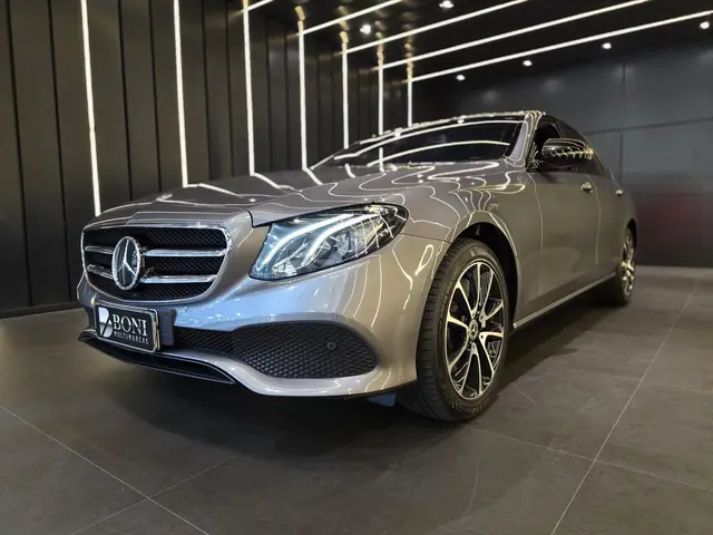 Carro Mercedes-Benz SLC  2019 300