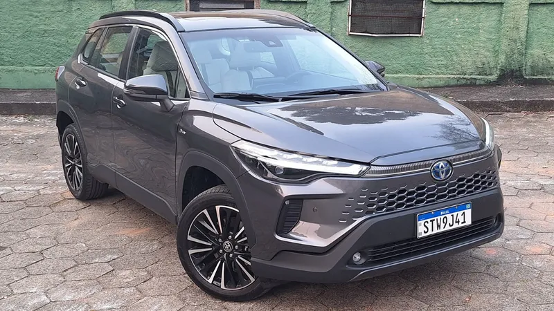 Toyota Corolla Cross XRX HEV 2025: o que você deve saber antes de comprar um