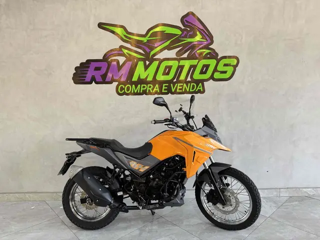 Carro Dafra NH 2024 300