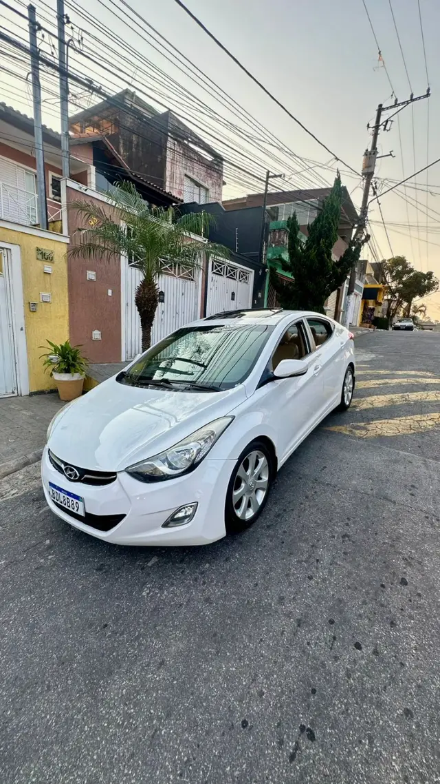 Carro Hyundai Elantra 2012 Sedan 1.8 GLS (aut)