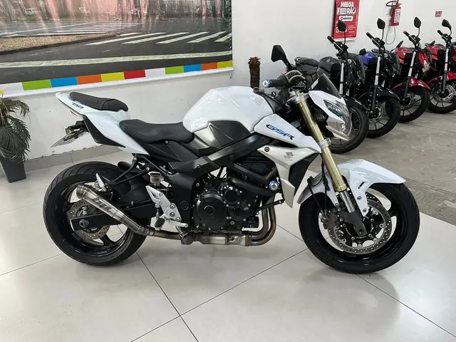 Carro Suzuki GSR 750 2014 GSR 750A