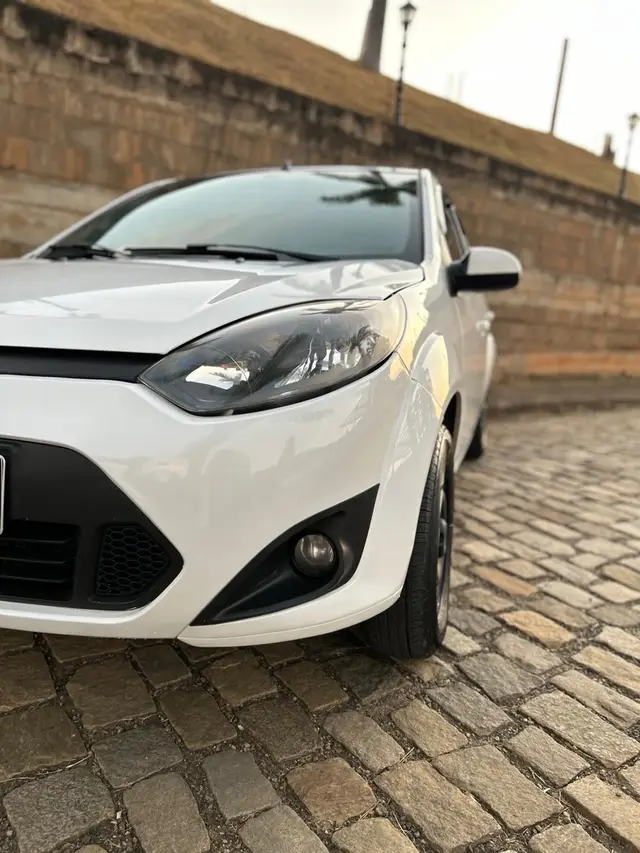 Carro Ford Fiesta Sedan 2014 SE 1.6 Rocam (Flex)