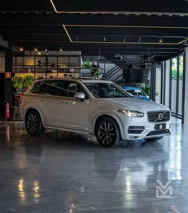 Carro Volvo XC90 2018 2.0 D5 Momentum AWD