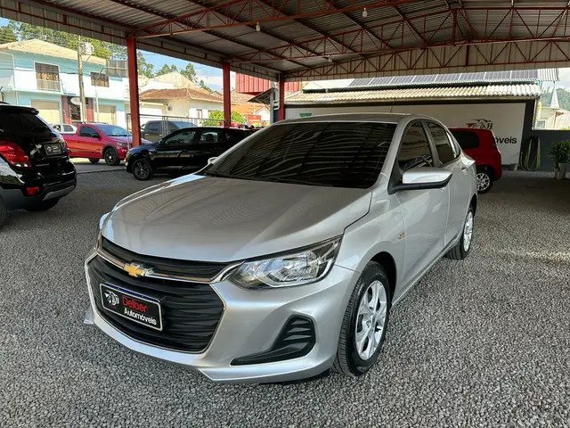 Carro Chevrolet Onix Plus 2020 1.0 LT (Flex)