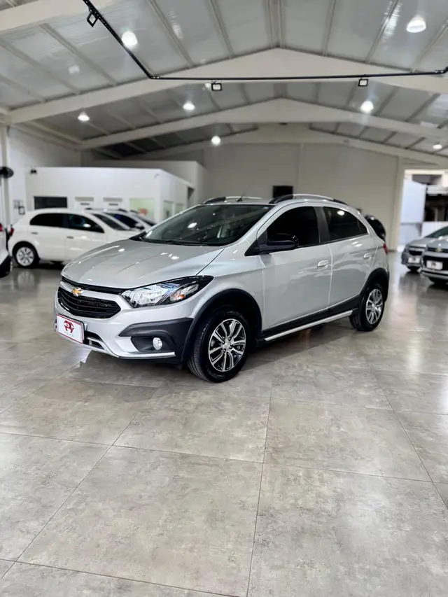 Carro Chevrolet Onix 2018 1.4 Activ SPE/4 (Aut)