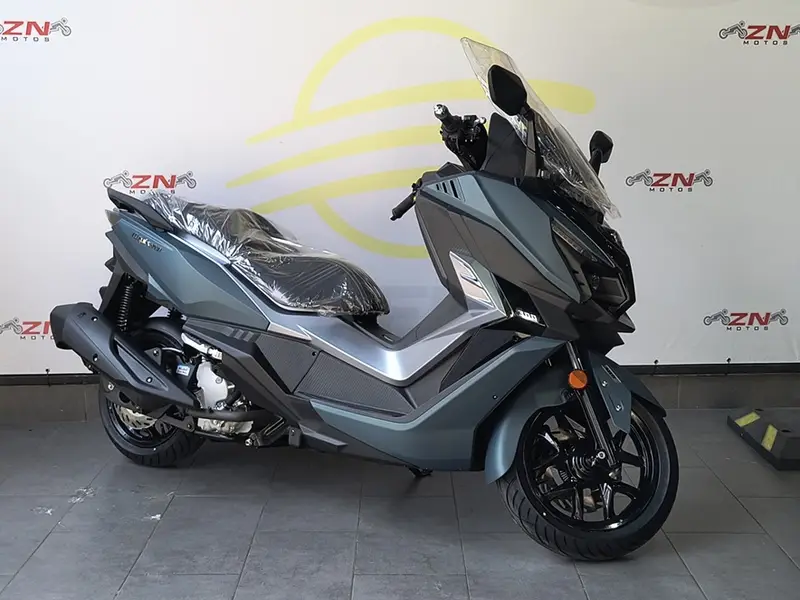 Dafra Cruisym 300