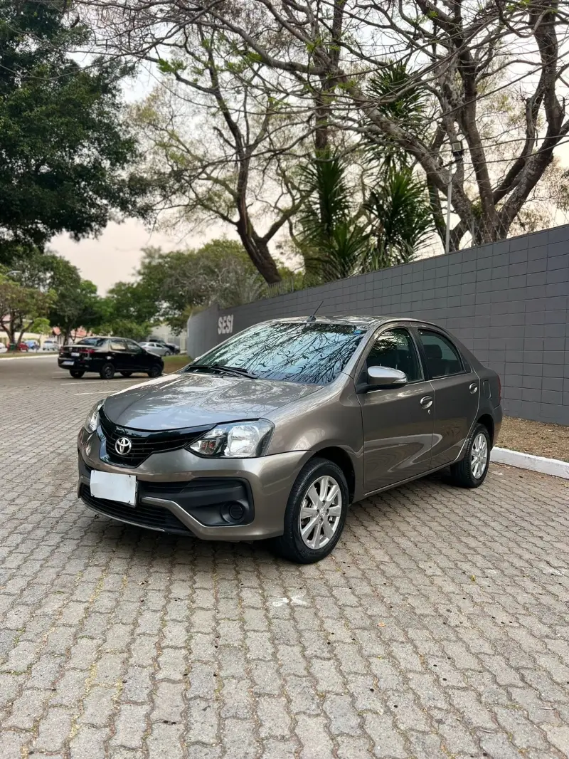 Toyota Etios Sedan X Plus 1.5 (Aut) (Flex)