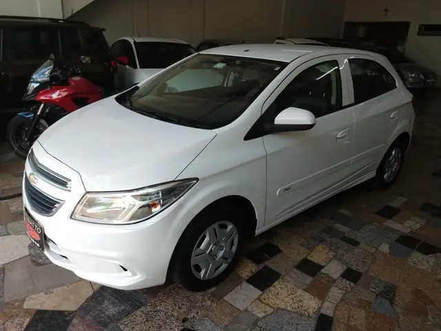 Carro Chevrolet Onix 2015 1.0 LT SPE/4