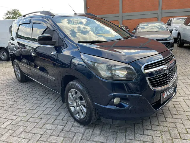 Carro Chevrolet Spin 2017 Advantage 5S 1.8 (Flex) (Aut)