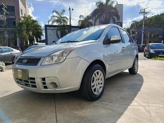 Carro Ford Fiesta Sedan 2009 Class 1.6 (Flex)