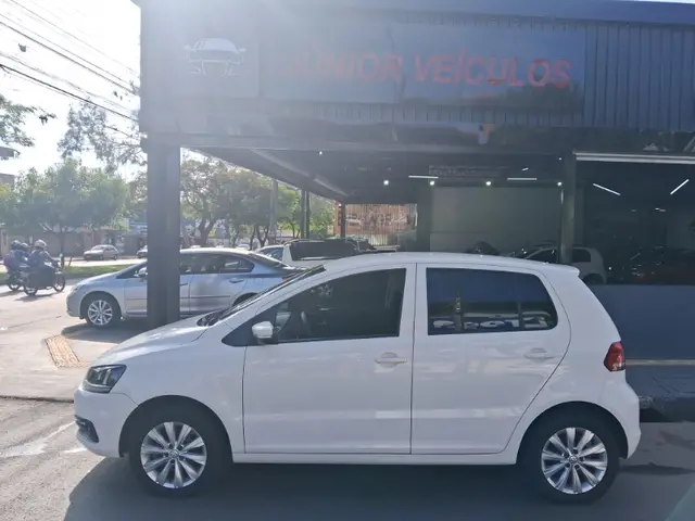 Carro Volkswagen Fox 2017 1.0 MPI Trendline (Flex)