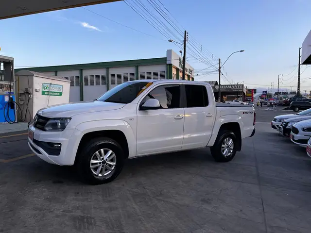 Carro Volkswagen Amarok 2017 2.0 SE 4x4 TDi (Cab Dupla)