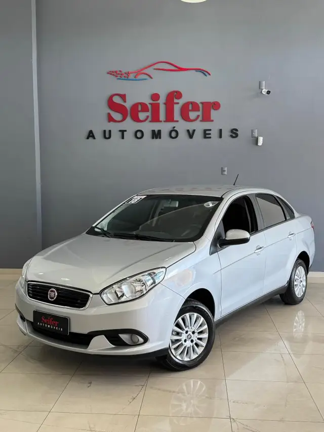 Carro Fiat Grand Siena 2018 Attractive 1.0 (Flex)