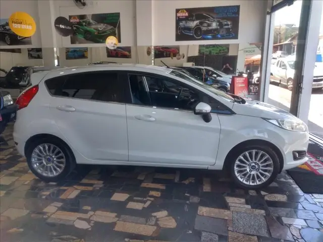 Carro Ford Fiesta Sedan 2014 SE 1.6 Rocam (Flex)