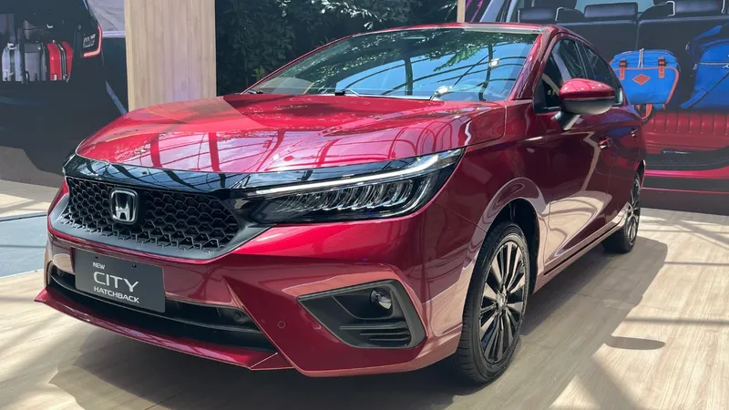 Novo Honda City Touring 2025: 20 fotos exclusivas do hatch