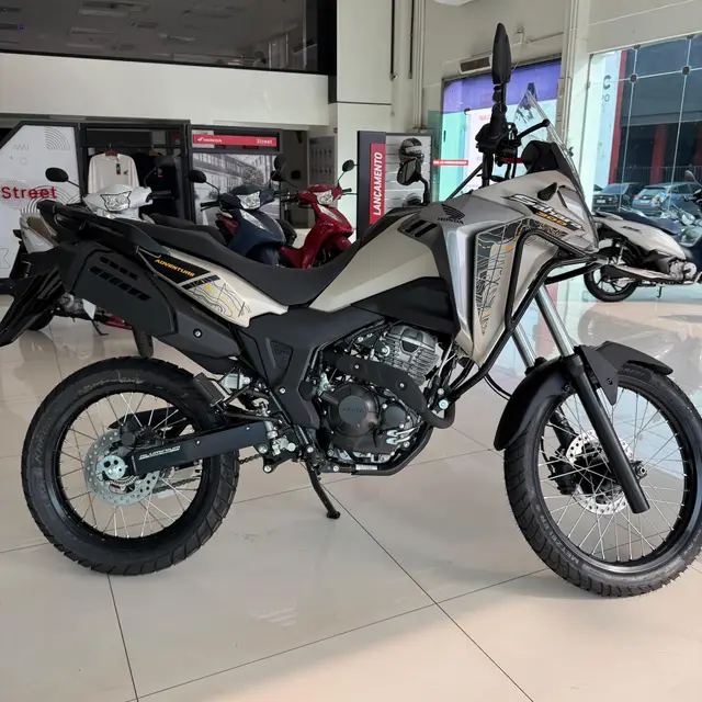 Moto Honda XRE Sahara 300 2025 Rally