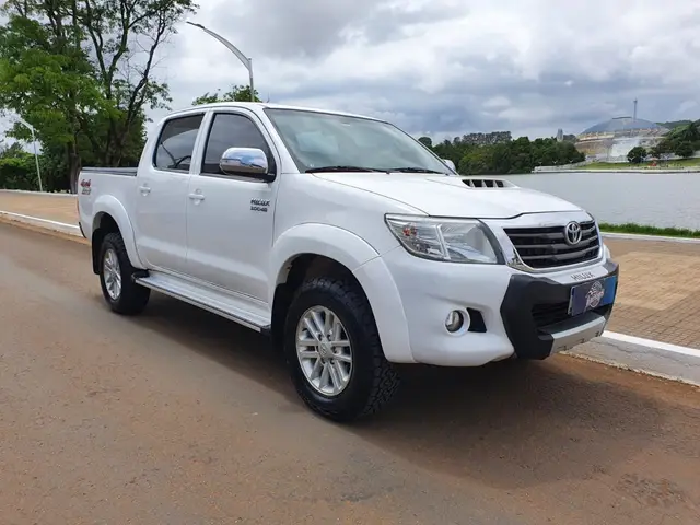 Carro Toyota Hilux Cabine Dupla 2015 Hilux 3.0 TDI 4x4 CD SRV (Aut)