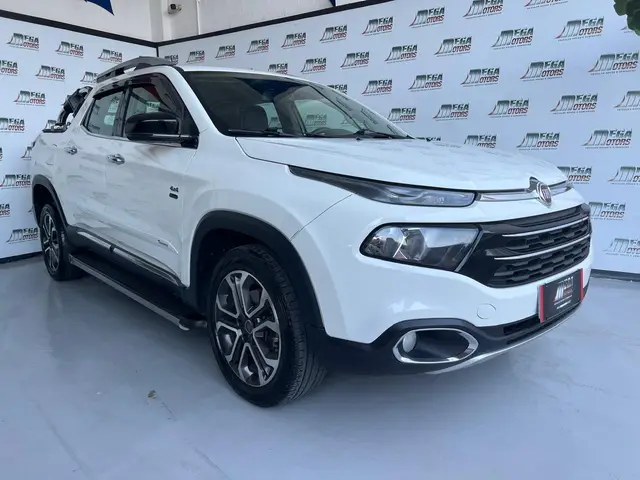 Carro Fiat Toro 2017 Volcano 2.0 diesel AT9 4x4