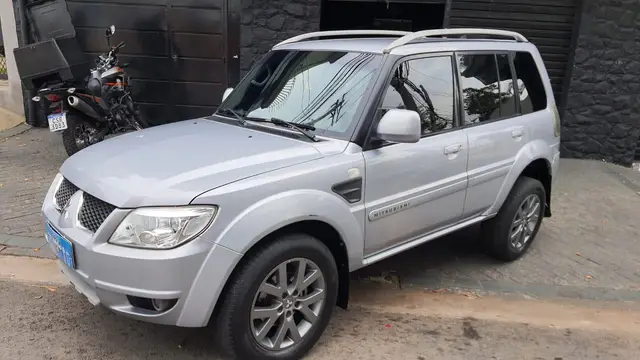Carro Mitsubishi Pajero TR4 2013 2.0 16V 4x2 (Flex)