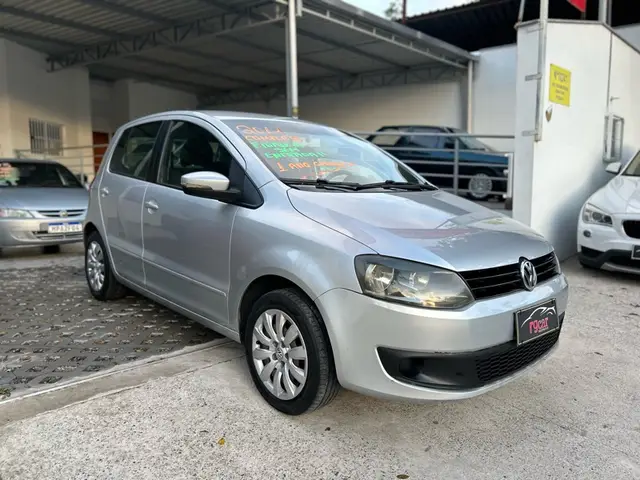 Carro Volkswagen Fox 2014 1.0 TEC (Flex) 4p