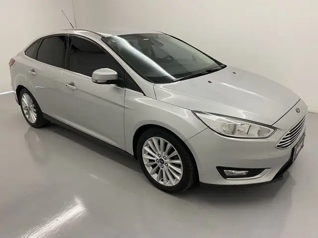 Carro Ford Focus Sedan 2016 Titanium Plus 2.0 PowerShift (Aut)