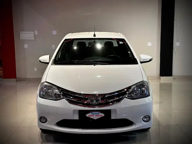 Carro Toyota Etios Sedan 2017 XLS 1.5 (Aut) (Flex)