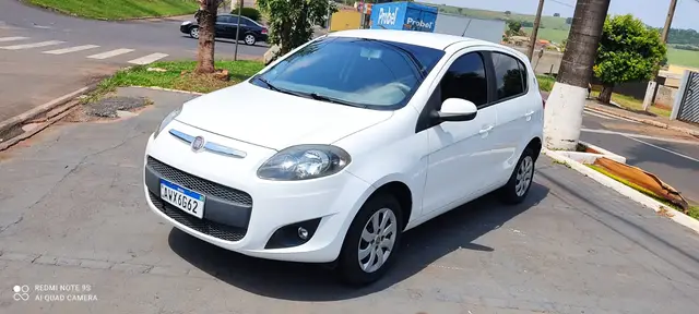 Carro Fiat Palio 2013 Attractive 1.0 8V (Flex)