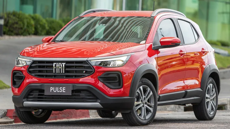 Novos Fiat Pulse e Fastback 2025 já escolheram versões que serão híbridas