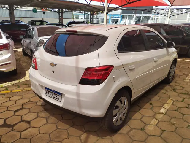Carro Chevrolet Onix 2013 1.4 LT SPE/4