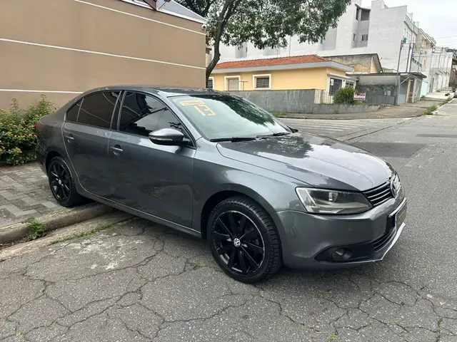 Carro Volkswagen Jetta 2013 2.0 Comfortline (Flex)