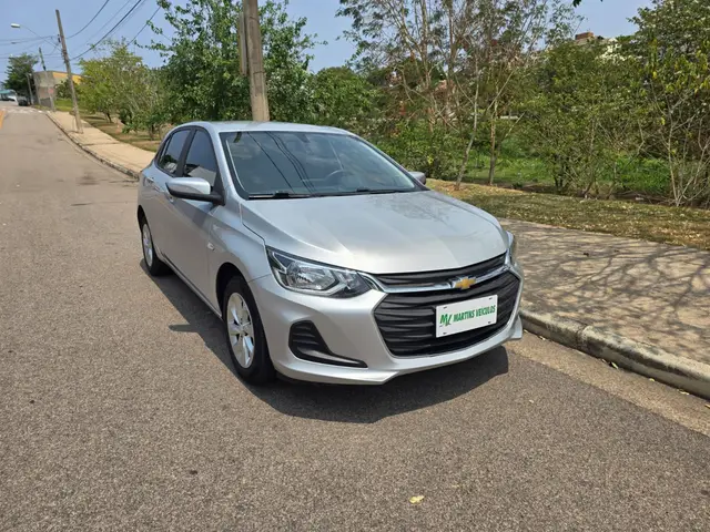Carro Chevrolet Onix 2023 LT 1.0
