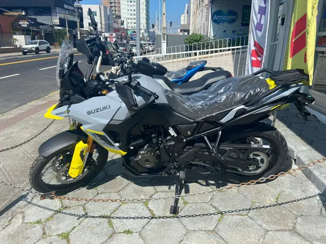 Carro Suzuki V-Strom 2025 800DE