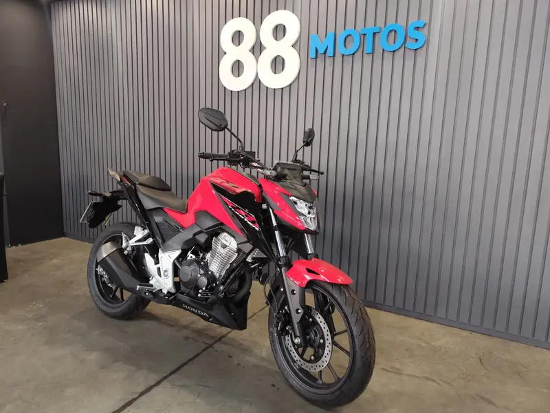 Honda CB 300F Twister (CBS)