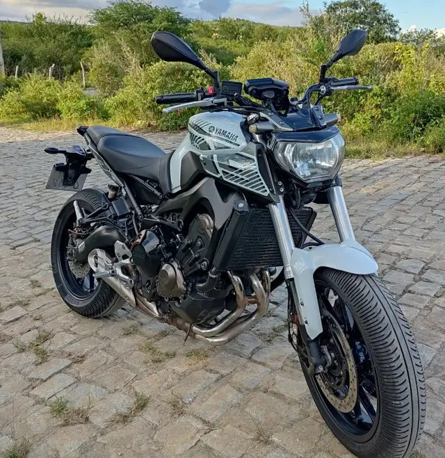 Carro Yamaha MT-09  2017 ABS