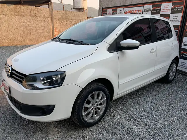 Carro Volkswagen Fox 2014 1.6 VHT (Flex)