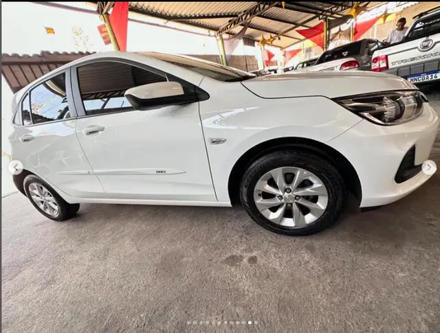 Carro Chevrolet Onix 2023 LT 1.0