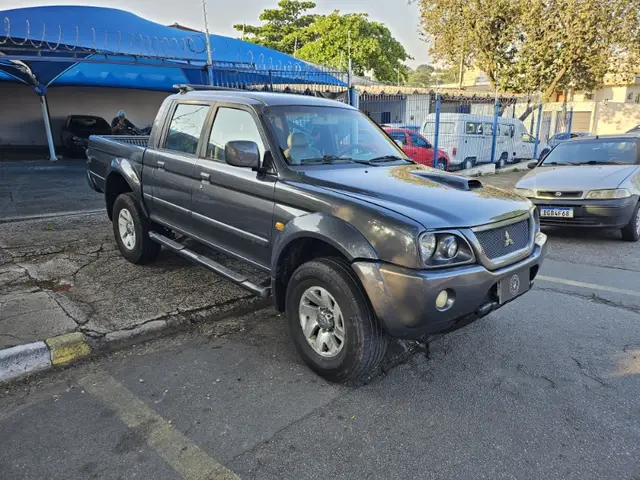 Carro Mitsubishi L200 2004 L 200 Sport HPE 4x4 2.5 (cab. dupla)