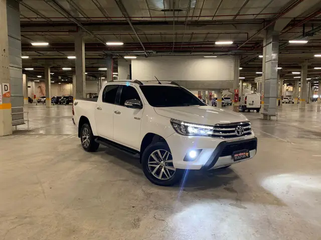 Carro Toyota Hilux Cabine Dupla 2016 Hilux 2.8 TDI SRX CD 4x4 (Aut)